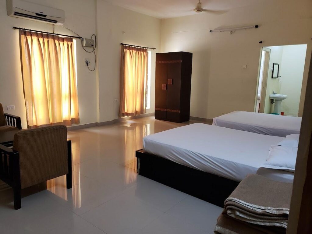 sannidhanam guest house (1)